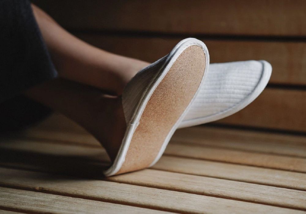 Weiße Hotelslipper