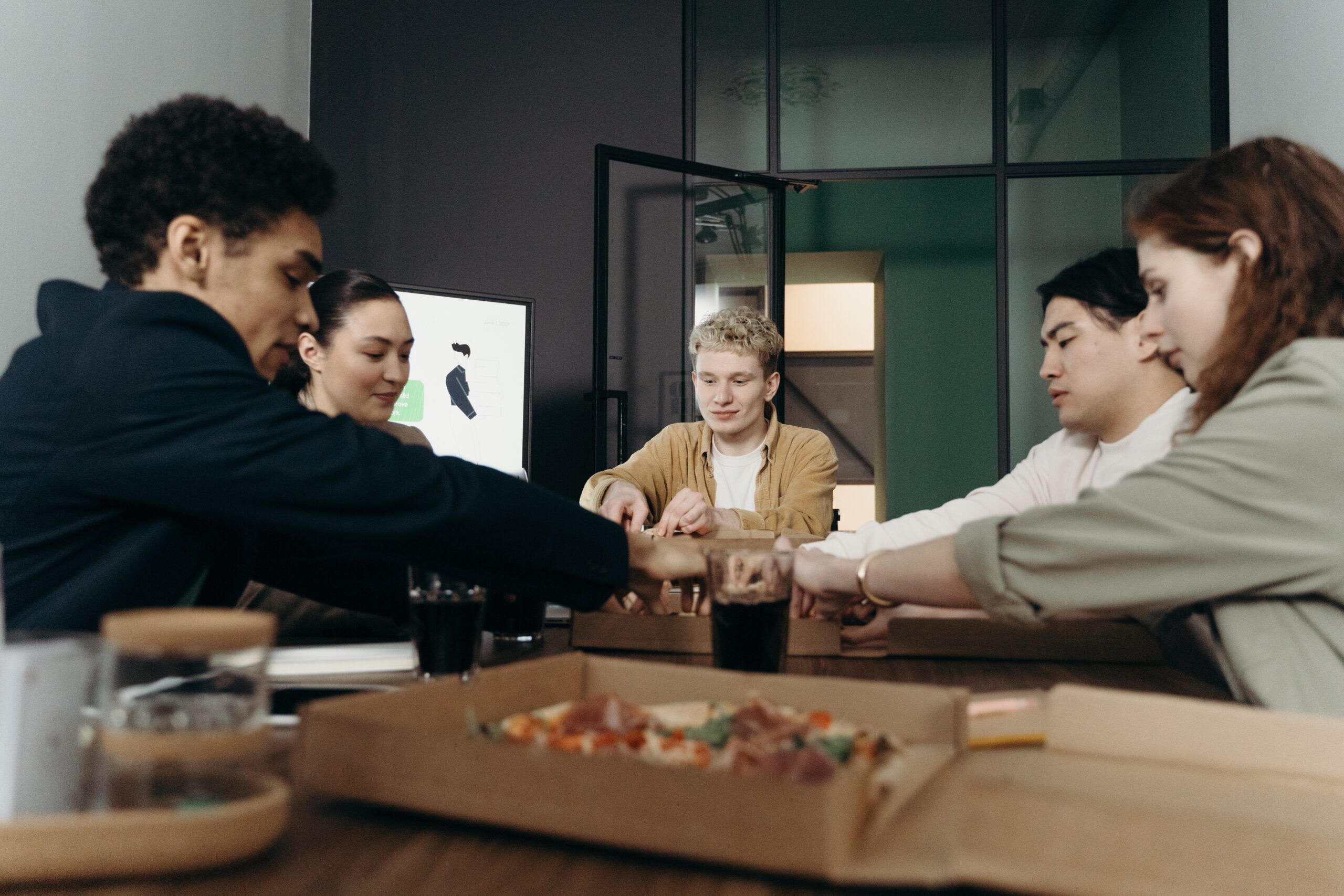 Team beim gemeinsamen Mittagessen