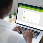 GreenSign Website auf einem Laptop Bildschirm