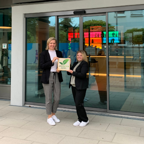 Loginn Stuttgart Korntal Zertifikatsübergabefoto