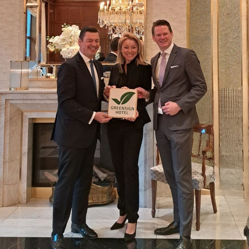 GreenSign Fairmont Hotel Vier Jahreszeiten Hamburg