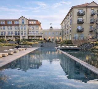 Aussenansicht Pool vom Naturresort Spa Schindelbruch